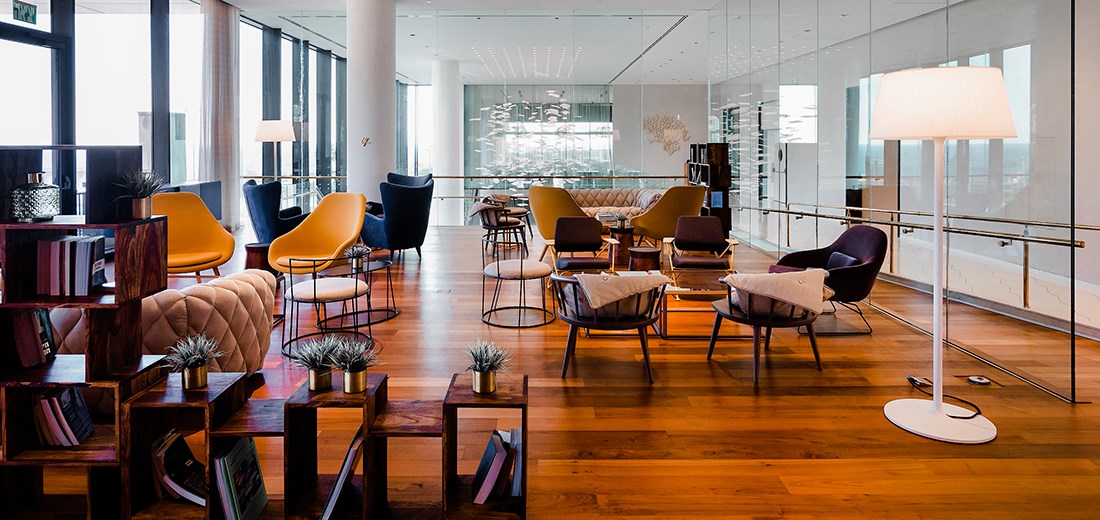 Yacht - Lobby Restaurant