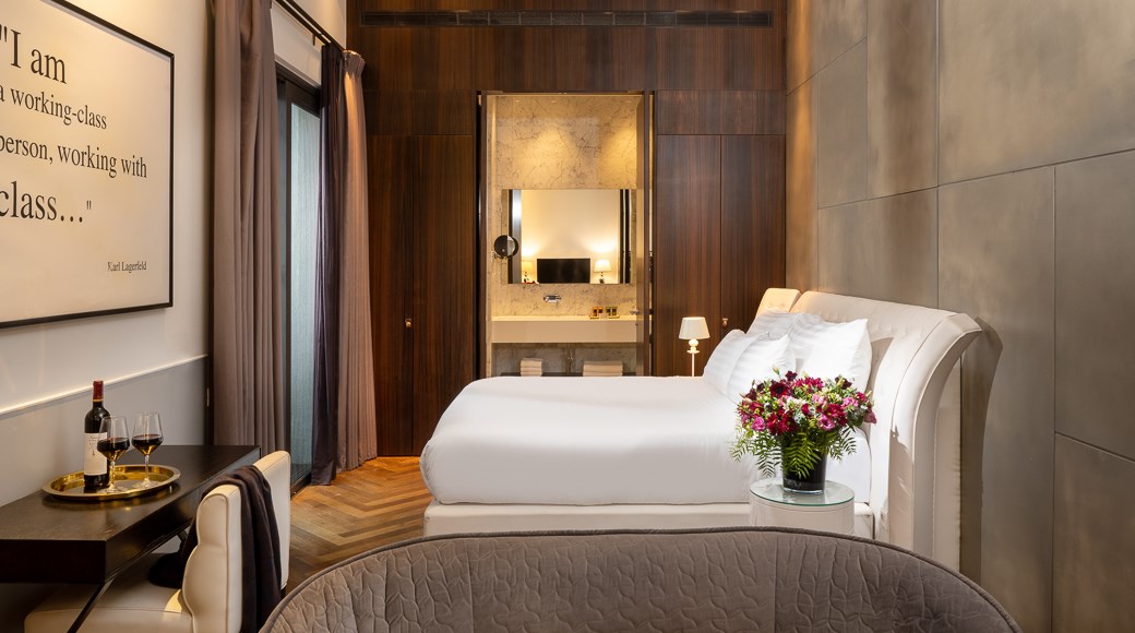 Indigo Hotel Suite