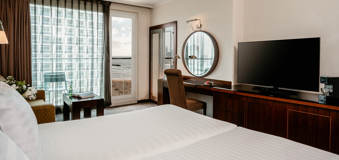 Deluxe Rooms At The Crowne Plaza Tel Aviv Hotel