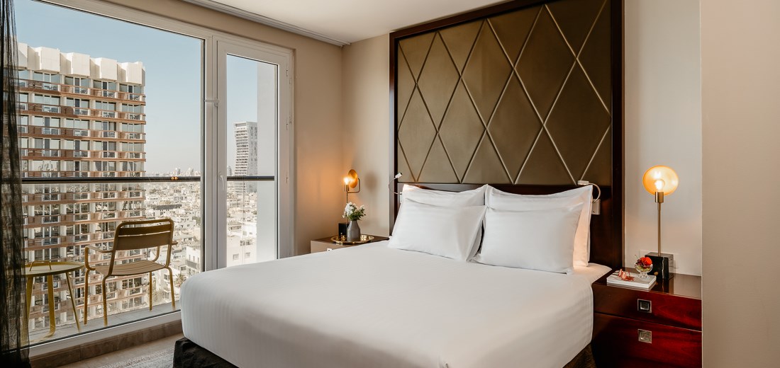 Executive Suite At The Crowne Plaza Tel Aviv Hotel