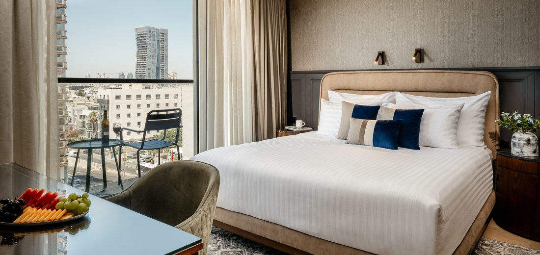 Junior Suite At The Crowne Plaza Tel Aviv Hotel