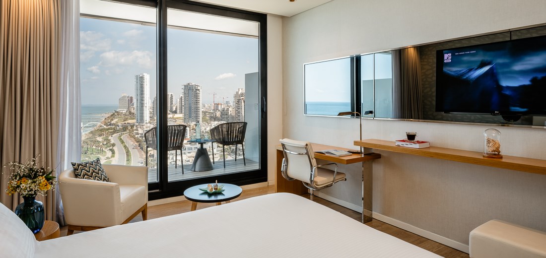 VERT Lagoon Netanya Club Room