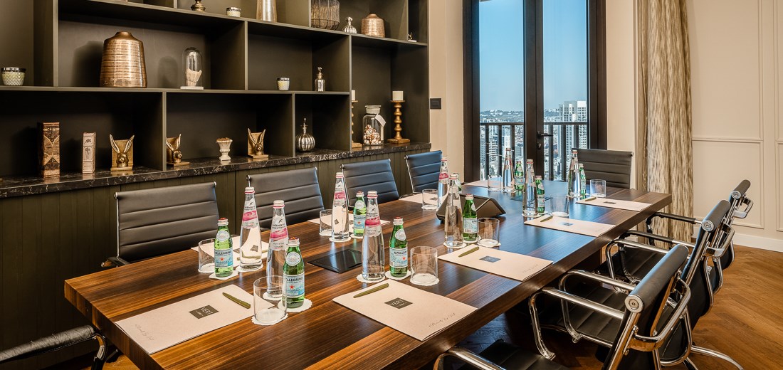 Business Lounge Meeting Room